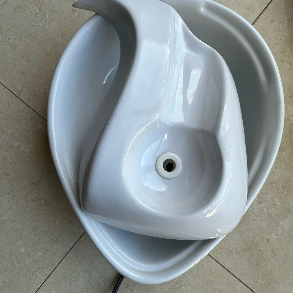 Heath Ceramics Glossy White Cat Bowl